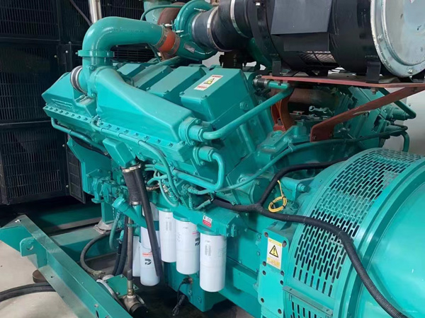 鸡东更换100kW柴油发电机组机油时，需要注意哪些事项？